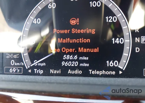 2013 Mercedes-Benz S 550 z USA, uszkodzony, nr VIN WDDNG7DB4DA516423